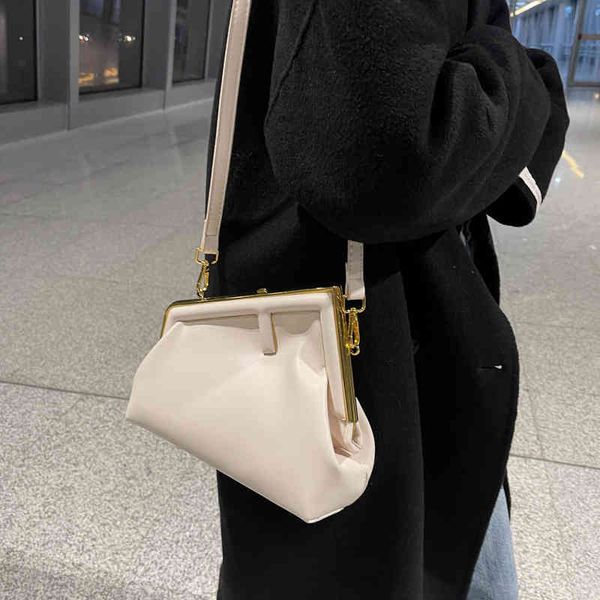 2022 new designer handbags trend irregular early spring versatile messenger single clip cloud
2022 new designer handbags trend irregular early spring versatile messenger single clip cloud
