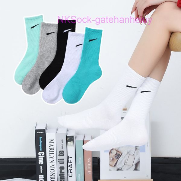 classic fashion men's hook brand socks middle tube sports moisture absorption sock casual men women luxury wear medium short sportsocks, Black
classic fashion men's hook brand socks middle tube sports moisture absorption sock casual men women luxury wear medium short sportsocks, Black