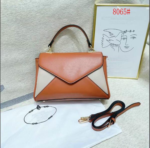 shoulder bags tote bag women summer luxury designer totes purse single zipper wallets handbags real leather bags lady 8065#27cm*11cm*18cm
shoulder bags tote bag women summer luxury designer totes purse single zipper wallets handbags real leather bags lady 8065#27cm*11cm*18cm