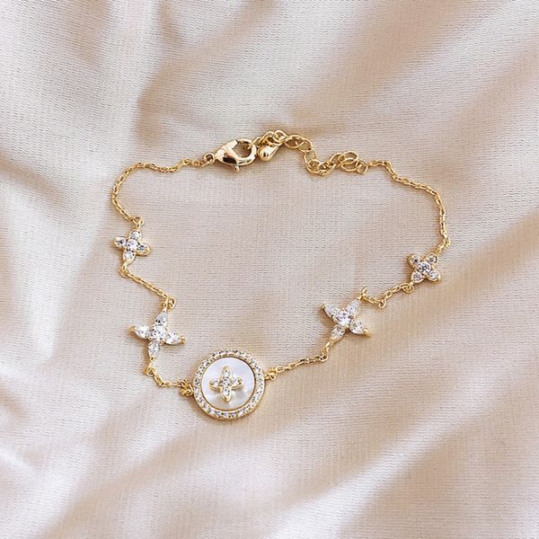 fashion classic women's bracelets brand zircon inlaid plum blossom cross light luxury designer female high-grade feeling ring chain bra, Black
fashion classic women's bracelets brand zircon inlaid plum blossom cross light luxury designer female high-grade feeling ring chain bra, Black