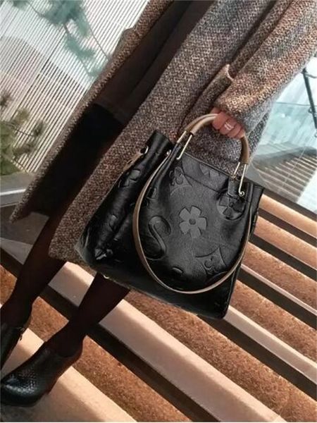 designer big women bucket bag female shoulder bags large size vintage soft leather purses lady cross body handbag for womens hobos bag tote
designer big women bucket bag female shoulder bags large size vintage soft leather purses lady cross body handbag for womens hobos bag tote