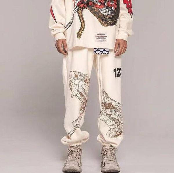 washed old casual pants graffiti embroidery high street men women joggers sweatpants, Black;brown
washed old casual pants graffiti embroidery high street men women joggers sweatpants, Black;brown