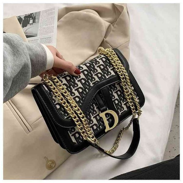 autumn and winter new small square single slanting cross portable women's fashion simple versatile design purses online
autumn and winter new small square single slanting cross portable women's fashion simple versatile design purses online