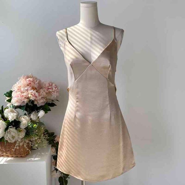casual dresses foreign trade original single holiday style high-grade solid color texture design sense bandage backless a-line dress, Black;gray
casual dresses foreign trade original single holiday style high-grade solid color texture design sense bandage backless a-line dress, Black;gray