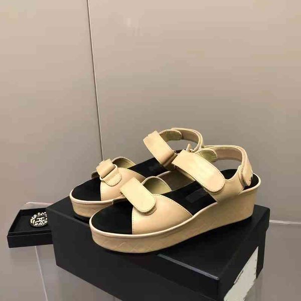 slippers xiaoxiangfeng slope heel sandals women's shoes spring fashion thick soled high heels sandals, Black
slippers xiaoxiangfeng slope heel sandals women's shoes spring fashion thick soled high heels sandals, Black