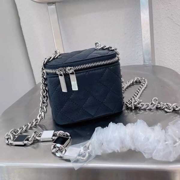 classic with mirror mini cosmetic case bag caviar calf leather quilted letter metal sheet silver chain zipper shoulder crossbody luxury desi
classic with mirror mini cosmetic case bag caviar calf leather quilted letter metal sheet silver chain zipper shoulder crossbody luxury desi
