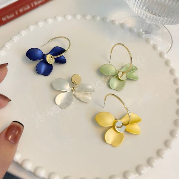 women jewelry flower earrings pretty asymmetrical coating dangle earrings for celebration gifts, Silver
women jewelry flower earrings pretty asymmetrical coating dangle earrings for celebration gifts, Silver