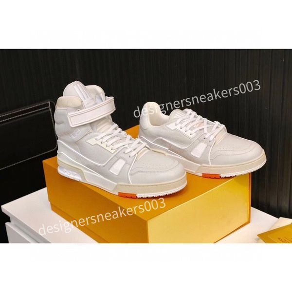 2022 new men's casual shoes boots calf leather trim rubber outsole luxury design sneakers embellished with heart-shaped stickers, Black
2022 new men's casual shoes boots calf leather trim rubber outsole luxury design sneakers embellished with heart-shaped stickers, Black