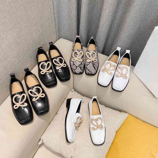 dress shoes spring british small leather shoes with square head, women's versatile black pearl flat sole , one foot on lefu
dress shoes spring british small leather shoes with square head, women's versatile black pearl flat sole , one foot on lefu