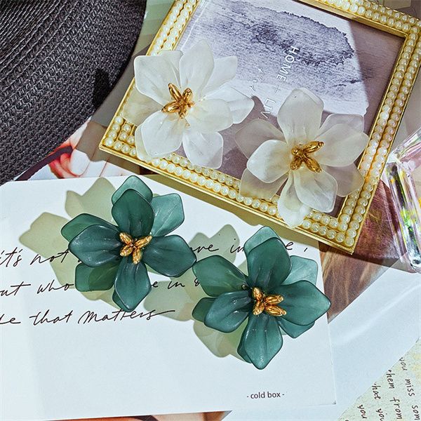 fashion exaggerated flower charm female acrylic large white orange green flower holiday earrings a495, Golden
fashion exaggerated flower charm female acrylic large white orange green flower holiday earrings a495, Golden