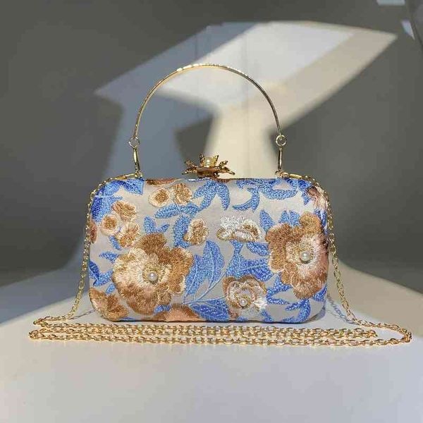 new women embroidery flowers evening clutch bags diamond banquet shoulder bags wedding dinner wallets purse 4 colors t220731 
new women embroidery flowers evening clutch bags diamond banquet shoulder bags wedding dinner wallets purse 4 colors t220731