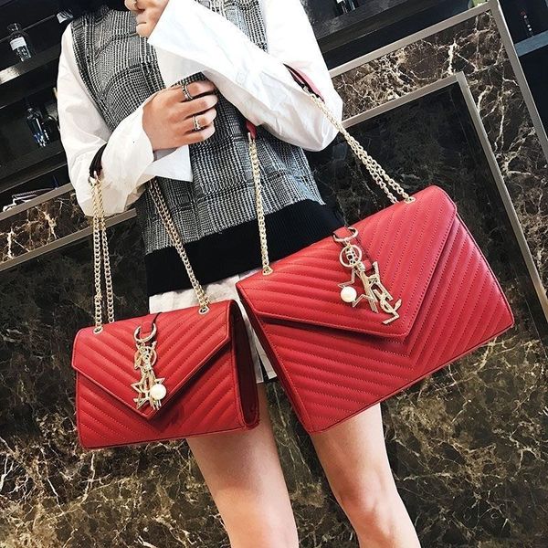 designer bags women's princess's bride's 2022 new fashion handbag one shoulder slanting small square diamond lattice chain
designer bags women's princess's bride's 2022 new fashion handbag one shoulder slanting small square diamond lattice chain