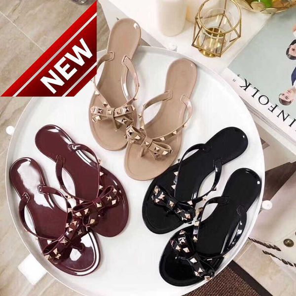 classic men slippers big bee summer rubber bottom woman beach slides letter flat heel designer sandals rivet lazy lady loafers flip flops, Black
classic men slippers big bee summer rubber bottom woman beach slides letter flat heel designer sandals rivet lazy lady loafers flip flops, Black