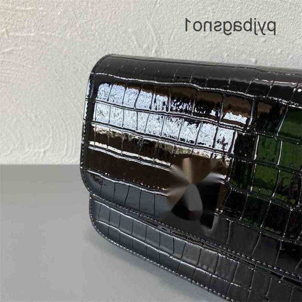 2022ss balenciga italy bag red handbags net designer luxury same xs high version b home letter crocodile hourg 35ws hkke
2022ss balenciga italy bag red handbags net designer luxury same xs high version b home letter crocodile hourg 35ws hkke