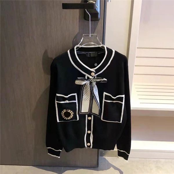 fashion women's knitted cardigan sweater with wheat badge and silk scarf black/white/pink s m l
fashion women's knitted cardigan sweater with wheat badge and silk scarf black/white/pink s m l