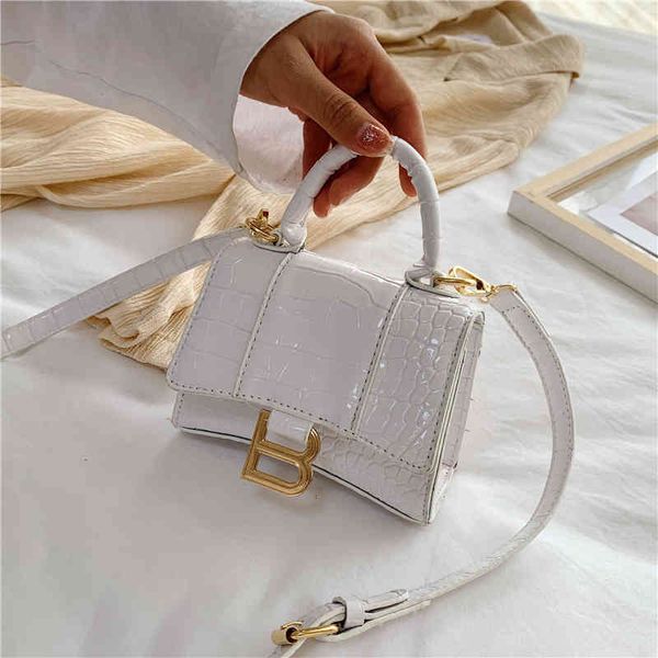 purses outlet 2022 women's sling one shoulder messenger small square crocodile pattern armpit mini bag women
purses outlet 2022 women's sling one shoulder messenger small square crocodile pattern armpit mini bag women