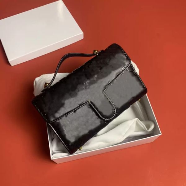2021 famous designer fashion retro messenger bag women urban single shoulder bags evening handbag
2021 famous designer fashion retro messenger bag women urban single shoulder bags evening handbag