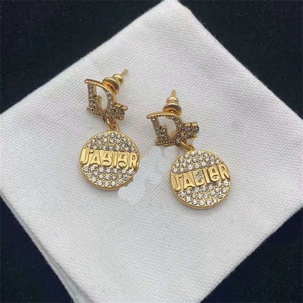 round letter diamond inlaid high-grade feeling versatile earrings 925 silver needle, Golden
round letter diamond inlaid high-grade feeling versatile earrings 925 silver needle, Golden
