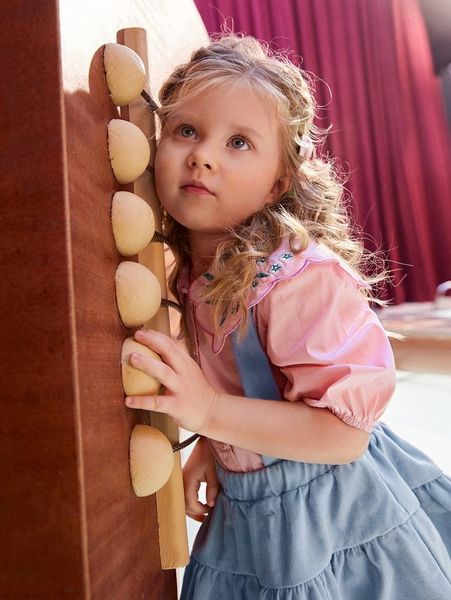 toddler girls flower embroidered peter-pan collar blouse & ruffle hem pinafore skirt she, White
toddler girls flower embroidered peter-pan collar blouse & ruffle hem pinafore skirt she, White