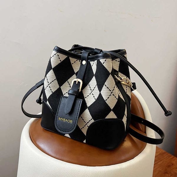 hbp popular women's bags autumn and winter new trendy fashion ins niche texture rhombus messenger bucket bag
hbp popular women's bags autumn and winter new trendy fashion ins niche texture rhombus messenger bucket bag