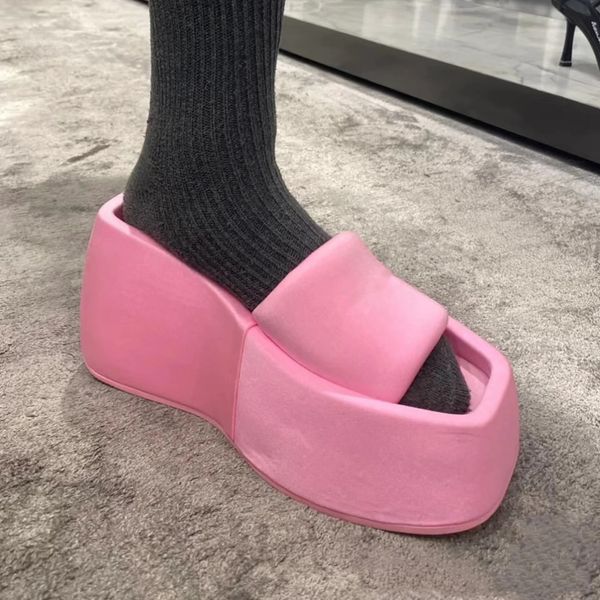 2022 new slippers black taji platform slide sandal in lycra square toes raised logo letters rubber outsole with textile flocking designer lu
2022 new slippers black taji platform slide sandal in lycra square toes raised logo letters rubber outsole with textile flocking designer lu