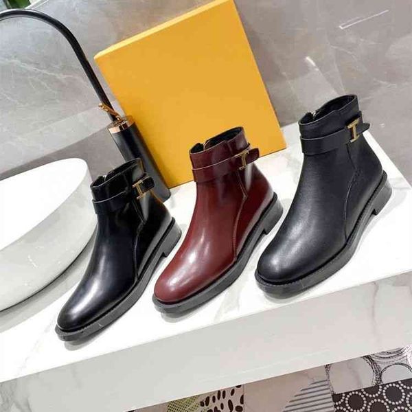 boots autumn and winter t-letter buckle leather chelsea boots short british style flat bottomed martin single bare, Black
boots autumn and winter t-letter buckle leather chelsea boots short british style flat bottomed martin single bare, Black