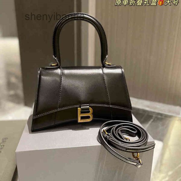 brand balencaigass designer b home hourglass bag handbags 2022 bag female family b crocodile calf crescent messenger hourglass portable net
brand balencaigass designer b home hourglass bag handbags 2022 bag female family b crocodile calf crescent messenger hourglass portable net