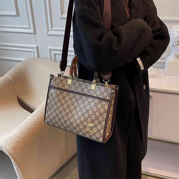 ladies fashion personality trend new brand bag wholesale 2022 women's printing large capacity portable tote able temperament one should
ladies fashion personality trend new brand bag wholesale 2022 women's printing large capacity portable tote able temperament one should