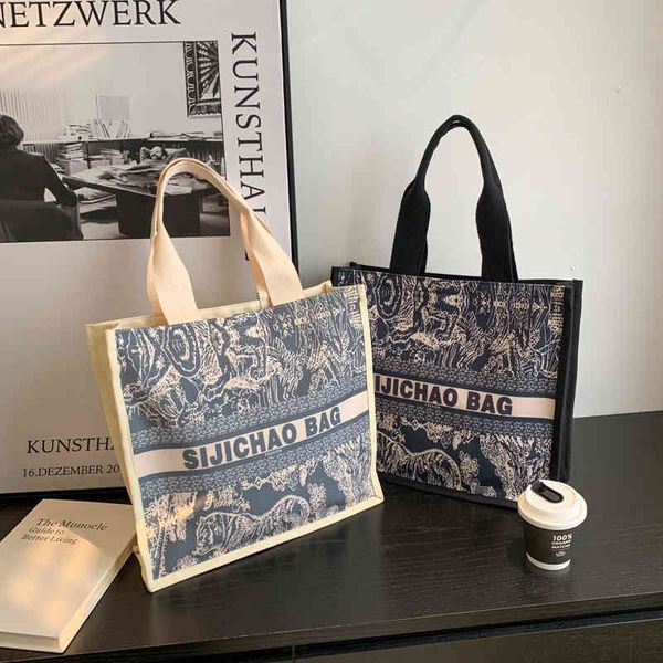 fashionable d large capacity portable canvas embroidery women's new fashionchain crossbody party evening s mini small square luxury bag
fashionable d large capacity portable canvas embroidery women's new fashionchain crossbody party evening s mini small square luxury bag