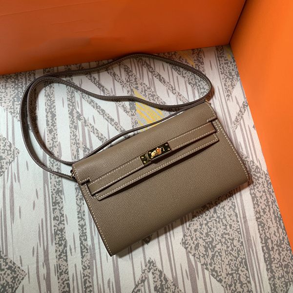 designer's new high-quality palm print women's long wallet handbag single shoulder crossbody mini bag 21.5cm small square bag, Red;black
designer's new high-quality palm print women's long wallet handbag single shoulder crossbody mini bag 21.5cm small square bag, Red;black