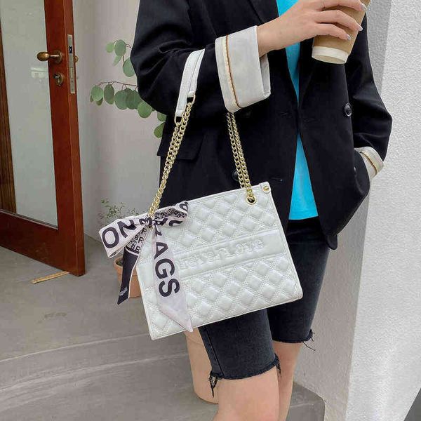 bags silk scarf large capacity bag 2022 summer new high sense style one shoulder messenger tote bag
bags silk scarf large capacity bag 2022 summer new high sense style one shoulder messenger tote bag