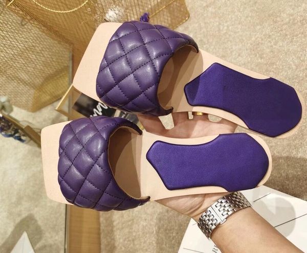 2020 latest real leather slippers women shoes square sole mules op bottegas''venetas qbc, Black
2020 latest real leather slippers women shoes square sole mules op bottegas''venetas qbc, Black