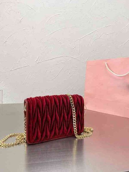 shoulder bags women crossbody messenger with chain classic logo embellishment handbag high capacity fashion designer leather lady wallet
shoulder bags women crossbody messenger with chain classic logo embellishment handbag high capacity fashion designer leather lady wallet