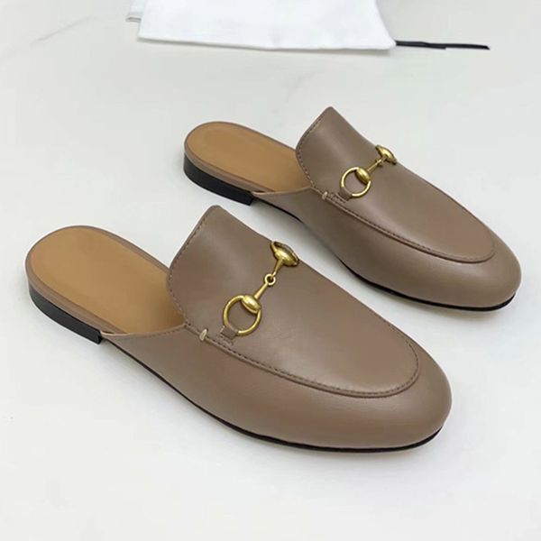 2021 designer woman g slippers men slipper gear bottoms flip flops women luxury sandals fashion causal shoes size 35-46 us 12 with box desig, Black
2021 designer woman g slippers men slipper gear bottoms flip flops women luxury sandals fashion causal shoes size 35-46 us 12 with box desig, Black
