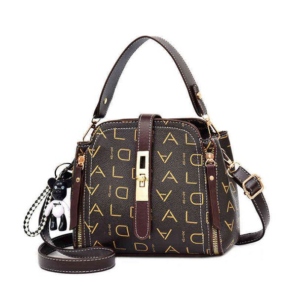 2022 new fashion all-match ladies mini handbag women's shoulder portable msenger bag
2022 new fashion all-match ladies mini handbag women's shoulder portable msenger bag