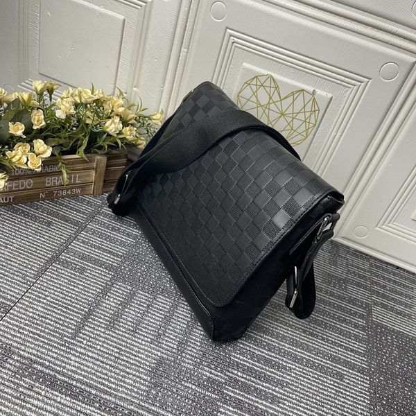 messenger bag style bags are the perfect combination of tight look and superior comfort. magnetic snap back zipper pocket design, practical
messenger bag style bags are the perfect combination of tight look and superior comfort. magnetic snap back zipper pocket design, practical