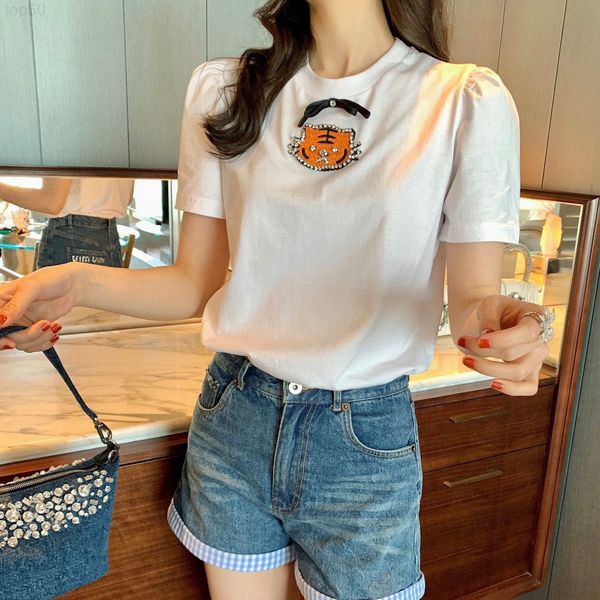 women's t-shirt designer miu miao 2022 spring and summer new embroidery little tiger head bow diamond bubble sleeve t-shirt thin versat, White
women's t-shirt designer miu miao 2022 spring and summer new embroidery little tiger head bow diamond bubble sleeve t-shirt thin versat, White