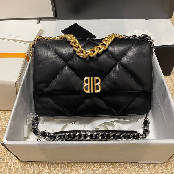 designer bag crossbody bag with classic 3 color metal mix-and-match shoulder leather chain 26cm
designer bag crossbody bag with classic 3 color metal mix-and-match shoulder leather chain 26cm