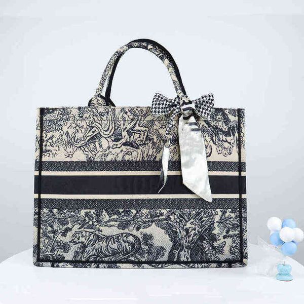 luxurys designer bag shoulder bags woman fashion classic handbags embroidery limited edition lady handbag high capacity travel n3i2
luxurys designer bag shoulder bags woman fashion classic handbags embroidery limited edition lady handbag high capacity travel n3i2