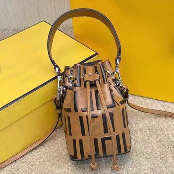 design portable bucket bag colorblock embroidery embossed letters leather canvas ladies new fashion versatile multifunctional diagonal shoul
design portable bucket bag colorblock embroidery embossed letters leather canvas ladies new fashion versatile multifunctional diagonal shoul