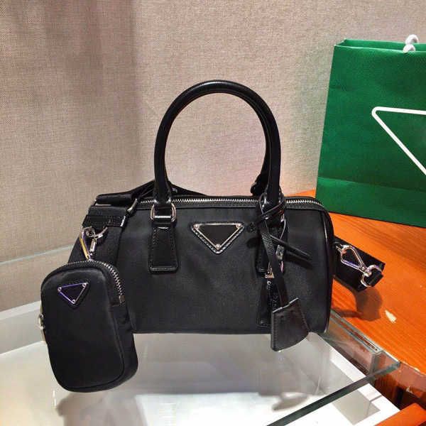 2021 luxurys designers women's one-shoulder bag high-end custom quality diagonal cross bags fashion trend leisure style gold metal
2021 luxurys designers women's one-shoulder bag high-end custom quality diagonal cross bags fashion trend leisure style gold metal