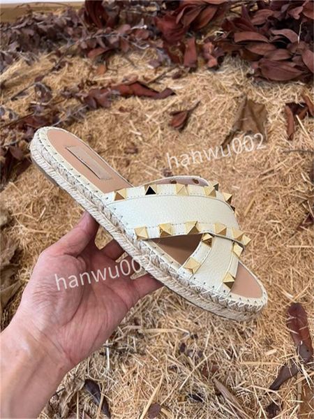 2022 beach slippers classic flat summer lazy designer cartoon big head flops leather slides l bath letter embroider women shoes lady sandals, Black
2022 beach slippers classic flat summer lazy designer cartoon big head flops leather slides l bath letter embroider women shoes lady sandals, Black
