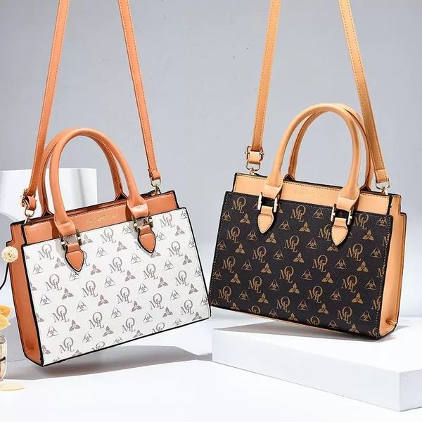 printed ladyhandbag single shoulder bags leather handbags ladies large capacity messenger all-match one-shoulder portable tote bag luxury pu
printed ladyhandbag single shoulder bags leather handbags ladies large capacity messenger all-match one-shoulder portable tote bag luxury pu