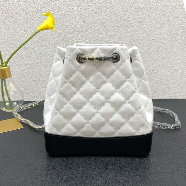 ladies stray backpack double shoulder classic rhombus quilted leather double chain large capacity crossbody street style french famous luxur
ladies stray backpack double shoulder classic rhombus quilted leather double chain large capacity crossbody street style french famous luxur