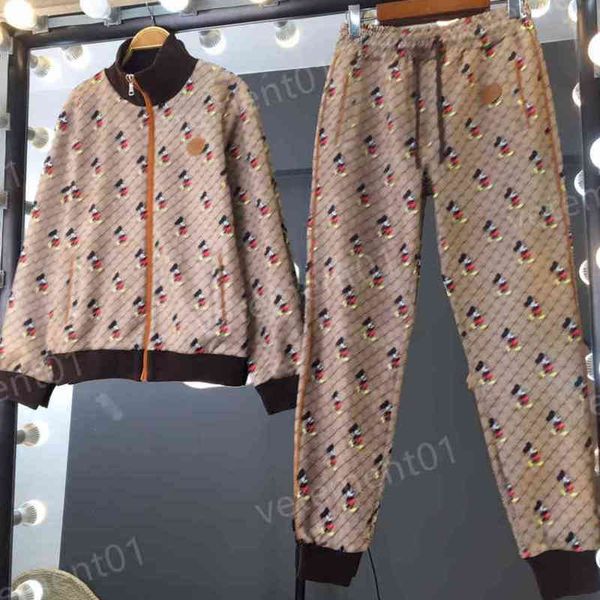 womens two piece pants classic bee print zip-up cardigan jacket with drawstring trousers 2 piece sets luxury designer tracksuits for women 0, White
womens two piece pants classic bee print zip-up cardigan jacket with drawstring trousers 2 piece sets luxury designer tracksuits for women 0, White