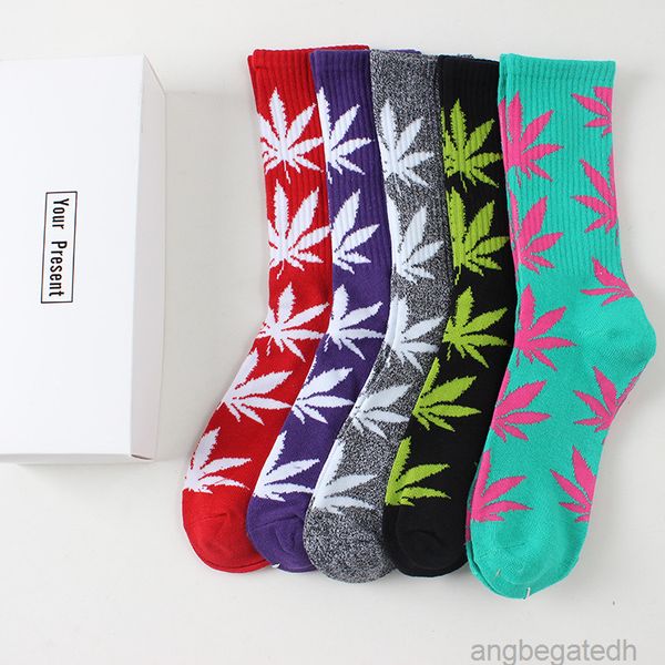 2022 new 5 pairs of autumn and winter maple leaf socks pure cotton men's and women's boxed sock 13b, Black
2022 new 5 pairs of autumn and winter maple leaf socks pure cotton men's and women's boxed sock 13b, Black