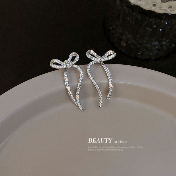 silver stud rhinestone-encrusted bowknot earrings sweet light luxury exquisite high-grade earrings korean ins girly temperamental eardrop, Golden
silver stud rhinestone-encrusted bowknot earrings sweet light luxury exquisite high-grade earrings korean ins girly temperamental eardrop, Golden