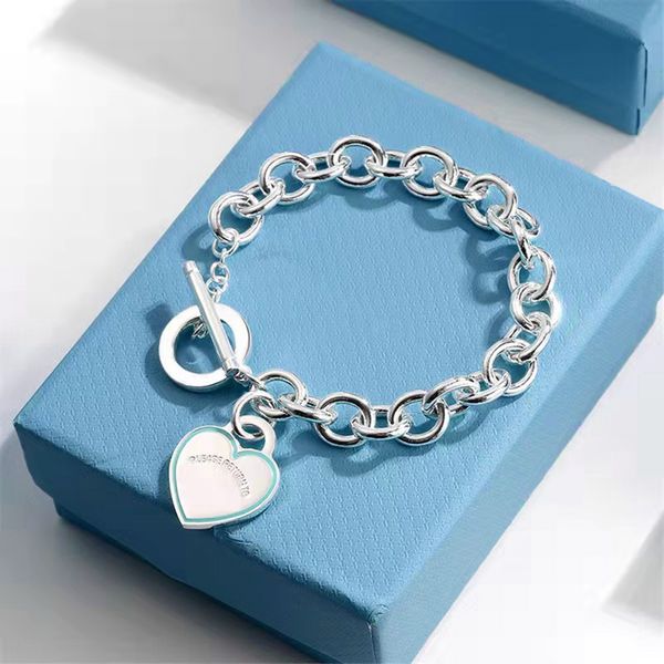 2022 brand original jewelry cuff designer ot buckle cyan enamel surround heart pendant women's fashion simple high-end thick chain brac, White
2022 brand original jewelry cuff designer ot buckle cyan enamel surround heart pendant women's fashion simple high-end thick chain brac, White