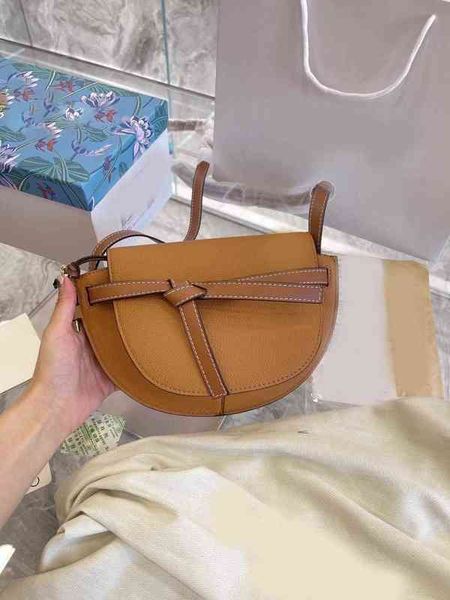 crossbody bags women leather handbag pure color shoulder simple atmosphere messenger purses change wallet 1026
crossbody bags women leather handbag pure color shoulder simple atmosphere messenger purses change wallet 1026