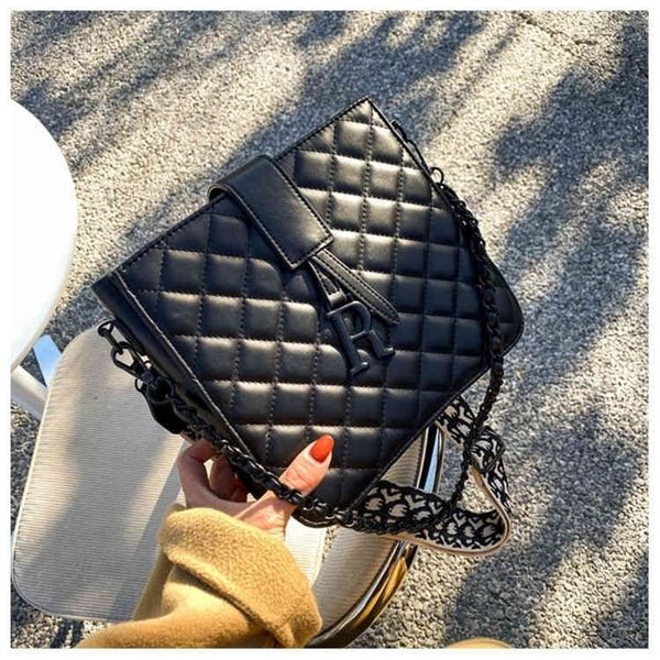 factory sale super low discount ins small versatile advanced sense net red single shoulder foreign style fashion bag
factory sale super low discount ins small versatile advanced sense net red single shoulder foreign style fashion bag